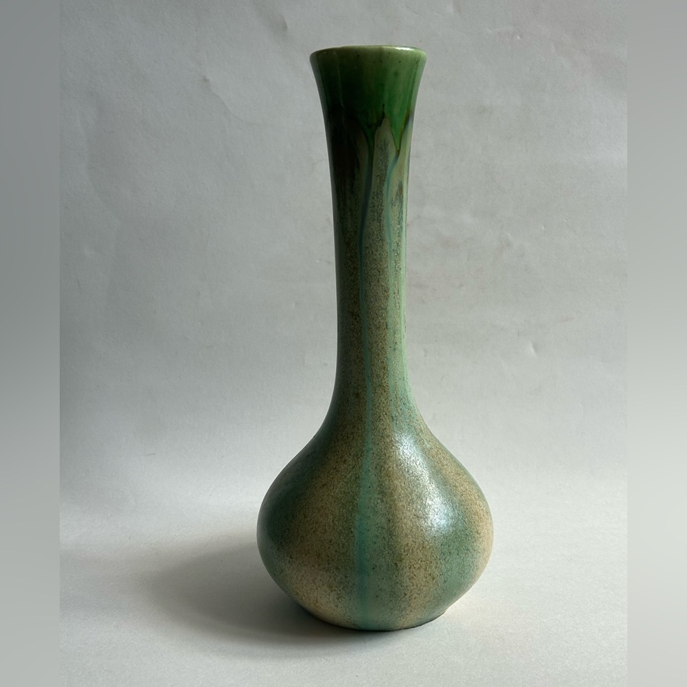 Vintage MCM Green Pottery Vase - Picture 3 of 4
